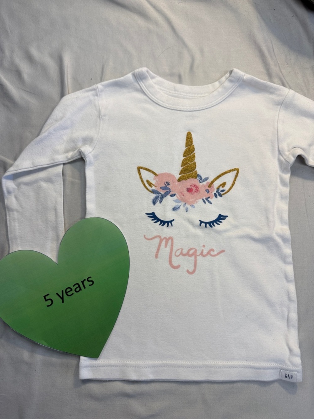 GAP - long sleeve T-shirt with Unicorn Design. Size 5